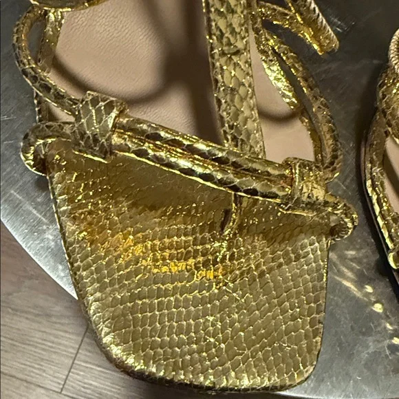 Pre-Owned Donald J. Pliner Gold Strappy Block Heels - Picture 5 of 16
